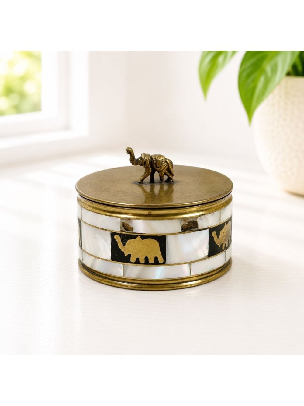 Vintage Brass & Mother of Pearl Elephant Trinket Box Boho Keepsake Box Jewelry S